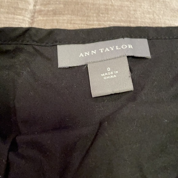 Ann TAYLOR Embroidered Skirt - Picture 2 of 6